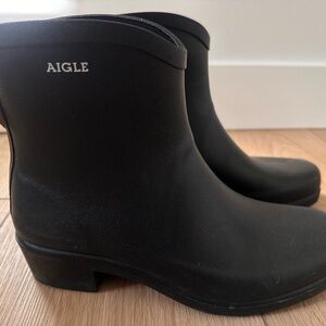 Aigle Women's Short Black Rubber Ankle Rain Boots